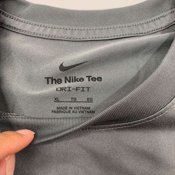 The Nike Tee Shirt Mens XL Extra Large Graphite Dri Fit Fitness Swoosh Training - Picture 3 of 9